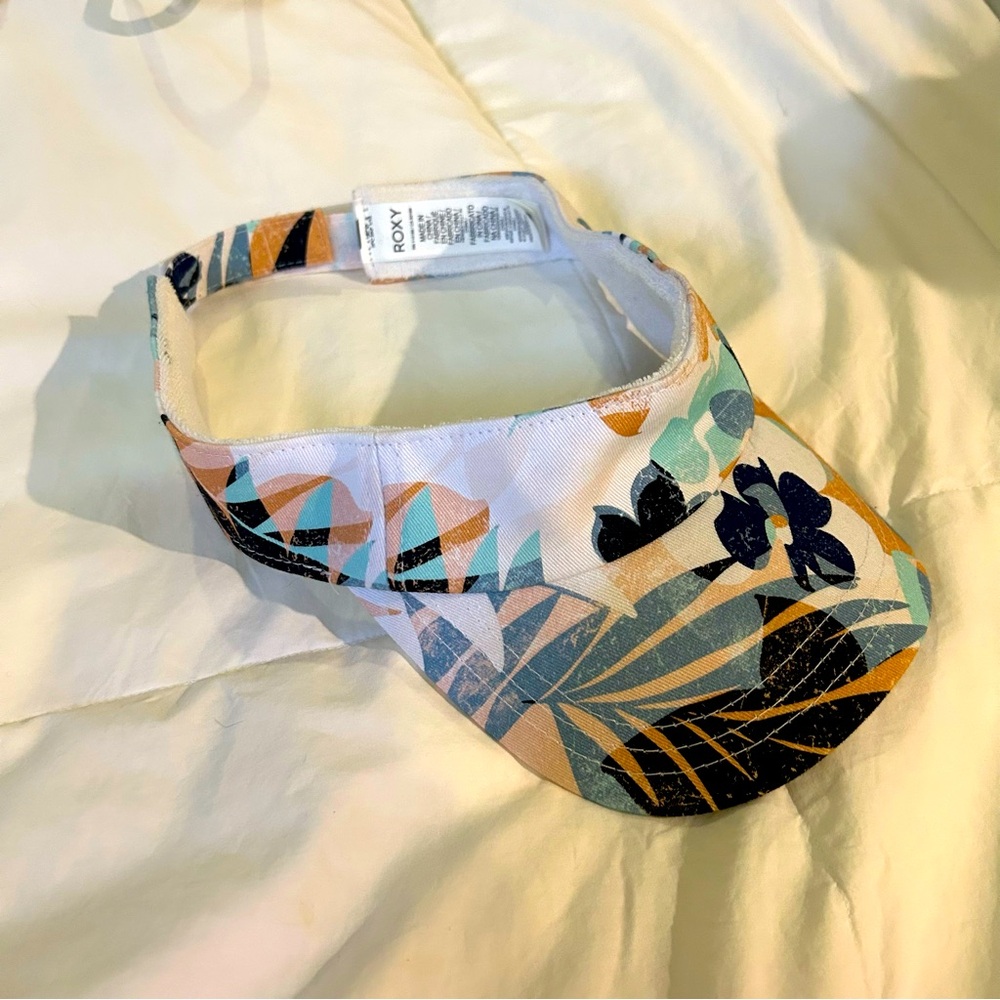 Roxy visor